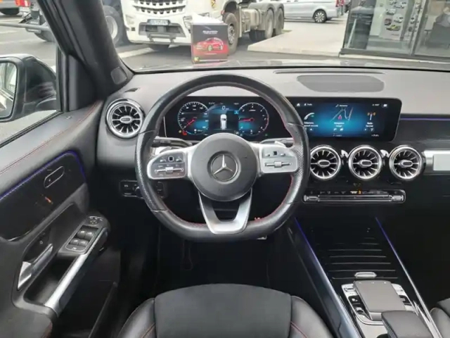 Mercedes Glb 200 d amg line — photo 21