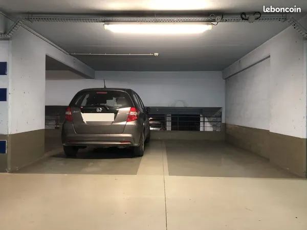 Place de parking - Place du Dr Hayem 75016