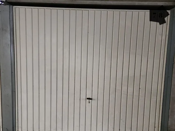 Loue Box Garage Parking