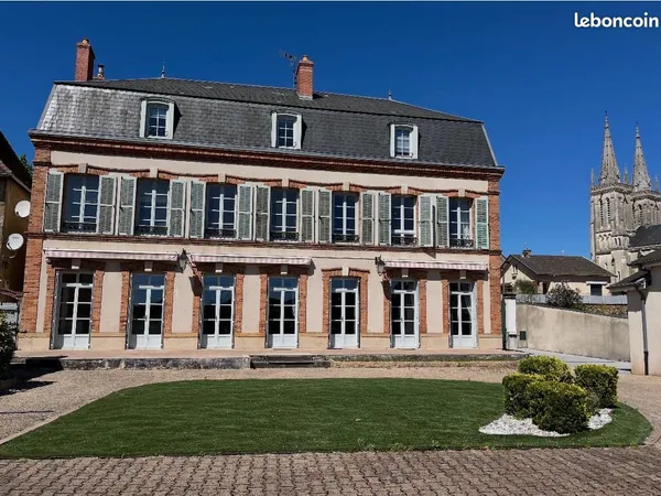 Maison 14 pièces 350 m²