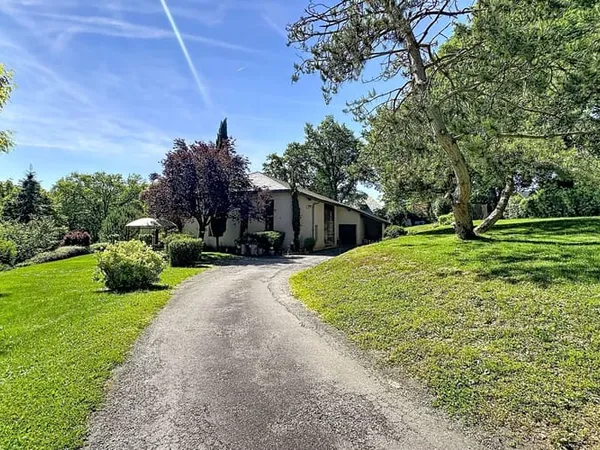 Maison 6 pièces 230 m²