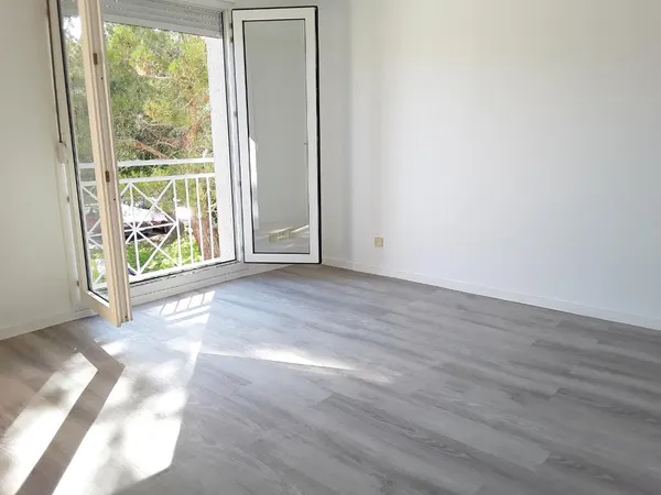 Studio 1 pièce 28 m²