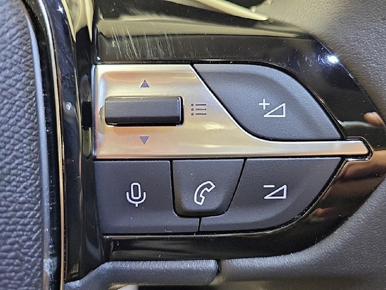 Peugeot 308 hybrid 145 e-dcs6 allure — photo 19