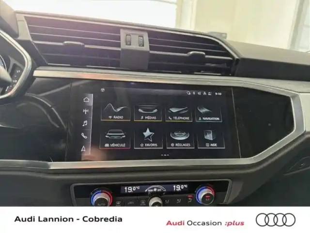 Audi Q3 35 tdi 150ch design s tronic 7 — photo 13