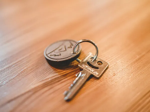 Airbnb : dès le 13 octobre, une commission unique de 15,5 % remplace les frais partagés — ce que ça change pour les hôtes français