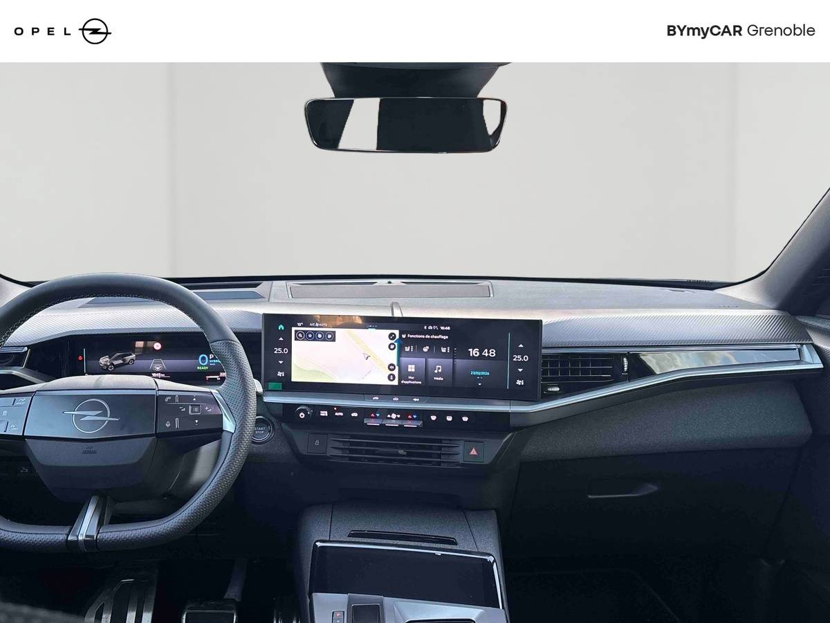 Opel Grandland Hybrid Rechargeable 195 ch e-DCT7 — photo 9