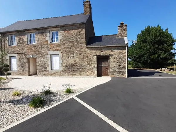 Maison pierre 4 P. avec garage