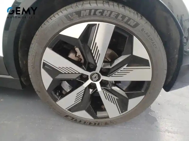 Renault Megane e-tech ev60 220 ch super charge — photo 26
