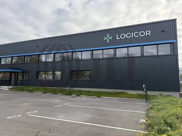 Local d'activité 4827 m²