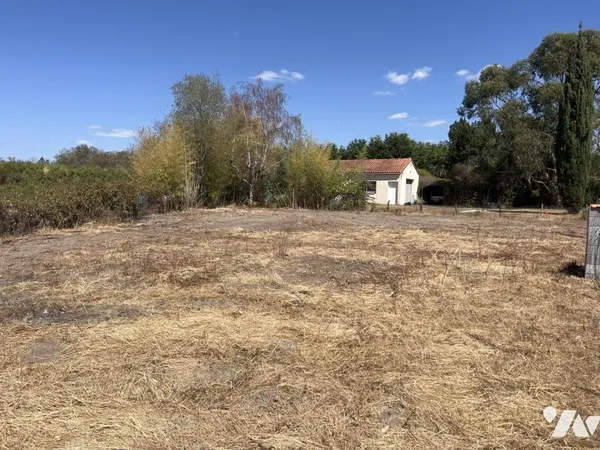 Terrain 639 m²