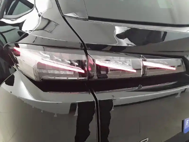 Peugeot 308 sw hybrid 145 e-dcs6 — photo 17