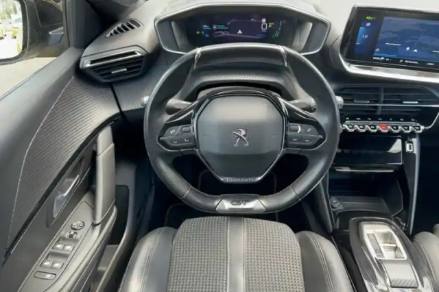 Peugeot 208 electrique 50 kwh 136ch — photo 13