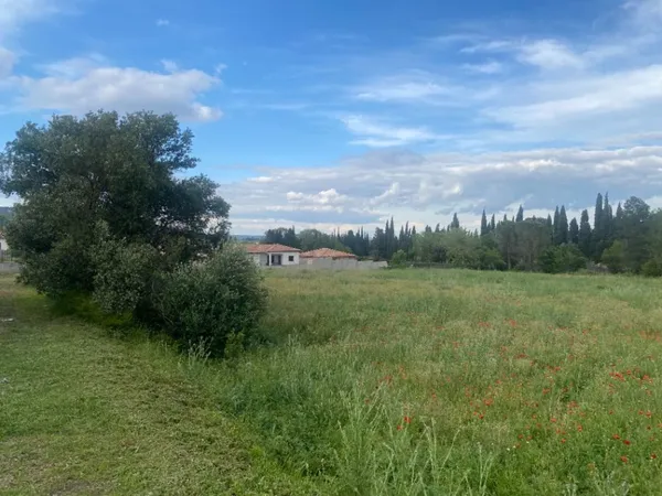 Terrain 820 m²