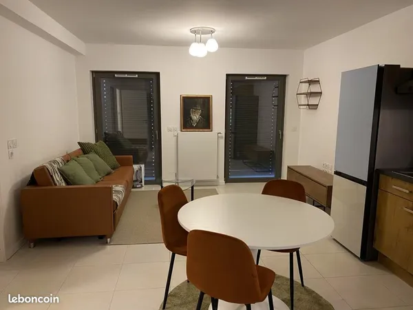 Location appartement meublé T2 immeuble neuf Confluence