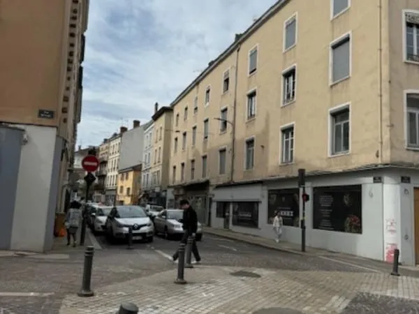 Local 57 m²