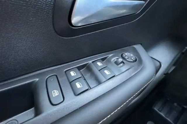 Peugeot 208 electrique 50 kwh 136ch — photo 23
