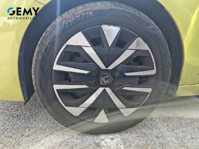 Peugeot 208 puretech 100 s&amp;s bvm6 — photo 11