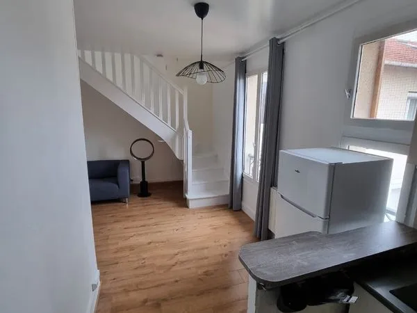 Location meublé Appartement duplex de 2 pièces située a choisy le roi côté résidentiel proche de la 