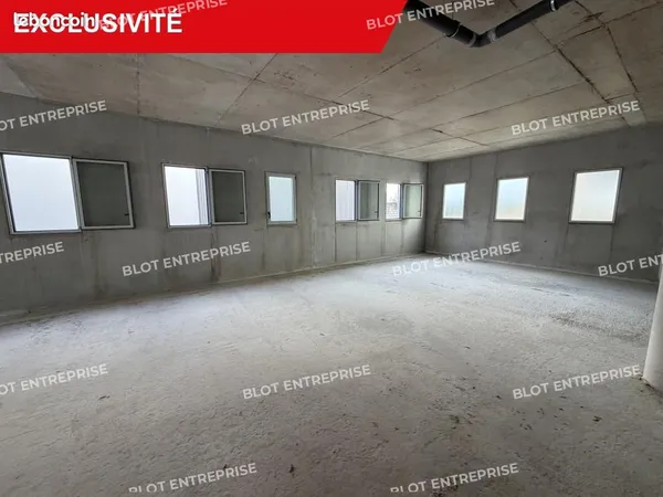 Local commercial 252 m²