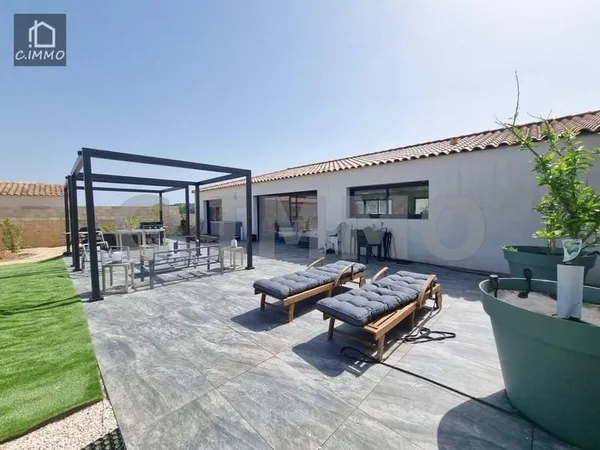 Villa 4 pièces 210 m²