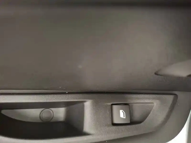 Peugeot 208 puretech 100 s&amp;s bvm6 — photo 34