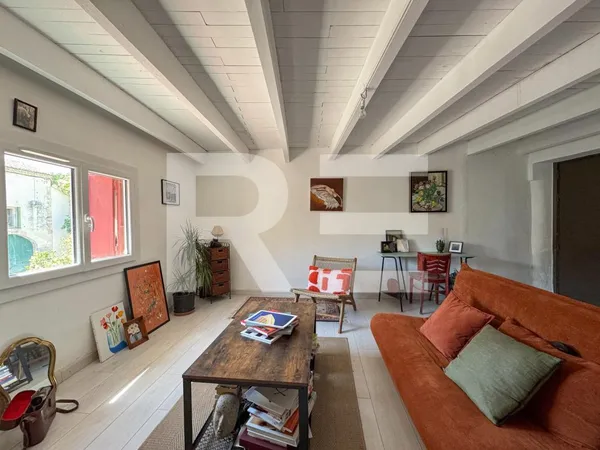 Appartement P2, traversant, avec cave au coeur de Caissargues