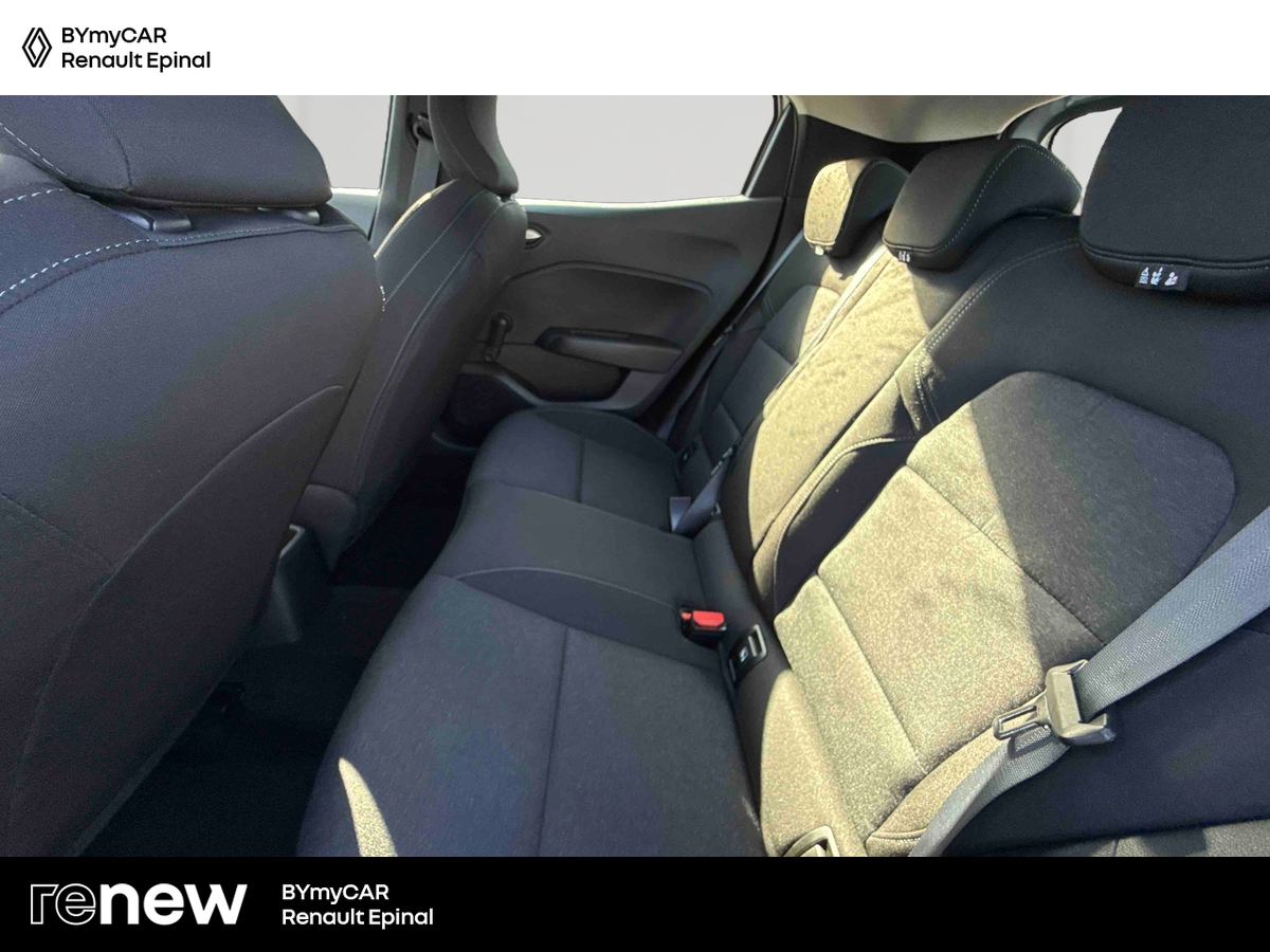 Renault Clio TCe 90 — photo 12
