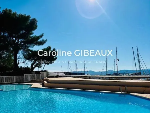 EXCLUSIVITÉ - PORT DE SANTA LUCIA - STUDIO RÉNOVÉ AVEC PISCINE