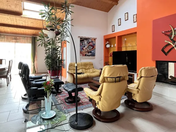 Spacieuse maison familiale avec deux logements indépendants et un espace bien-être