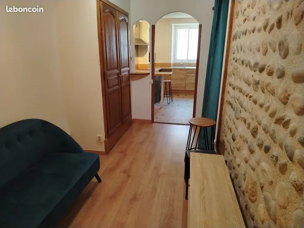 Petit T2 meublé de 28m² entre gare, centre ville et quartier Latour Maubourg