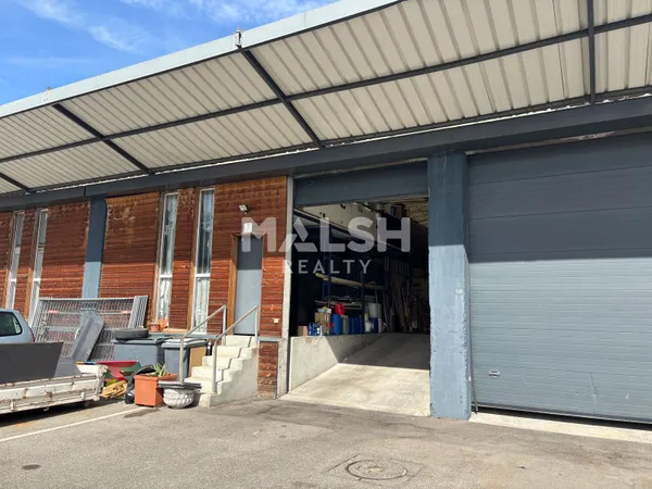 Local industriel 306 m²