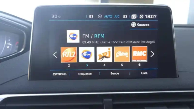Peugeot 3008 1.2 puretech 130ch s&amp;s bvm6 — photo 26