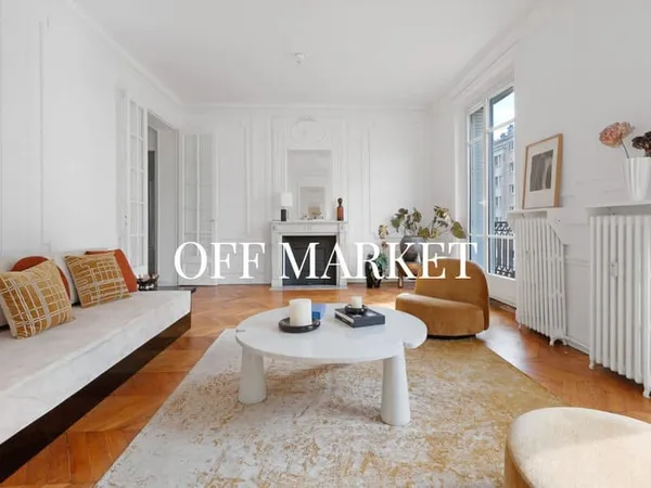 Saint Germain des Près - Bon Marché / Appartement T4 lumineux avec balcon filant