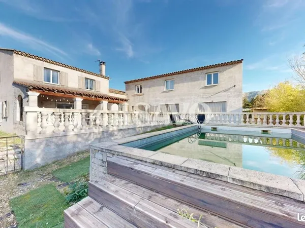 Propriété 10 pièces 231 m²