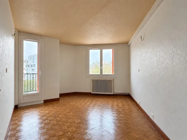 Paris 20e Télégraphe | 80 m2 lumineux avec balcon Métro