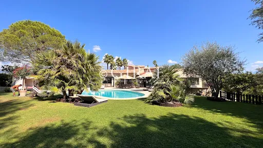 Villa 8 pièces 490 m²