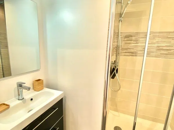 Colocation avec douche privée, Montigny-le -Bretonneux