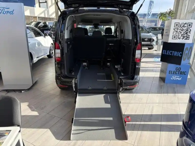 Ford Tourneo Connect 2.0 ecoblue 122ch titanium dct7 — photo 14