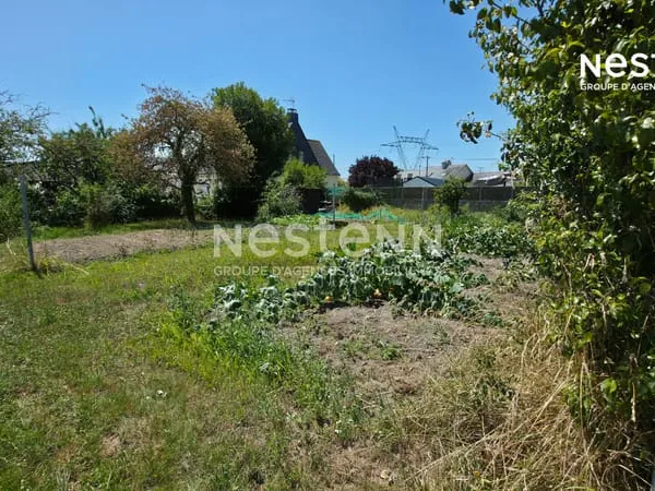 Terrain constructible de 601m² avec un belle façade de plus de 20m libre de constructeur en campagne