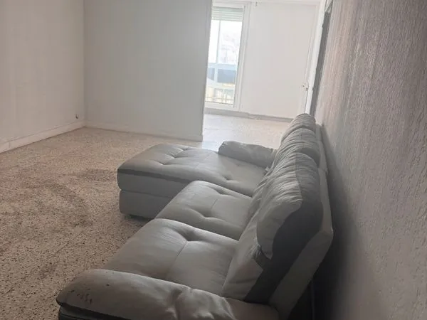 Vends appartement faux f4 de 85 m2 la zup a nimes