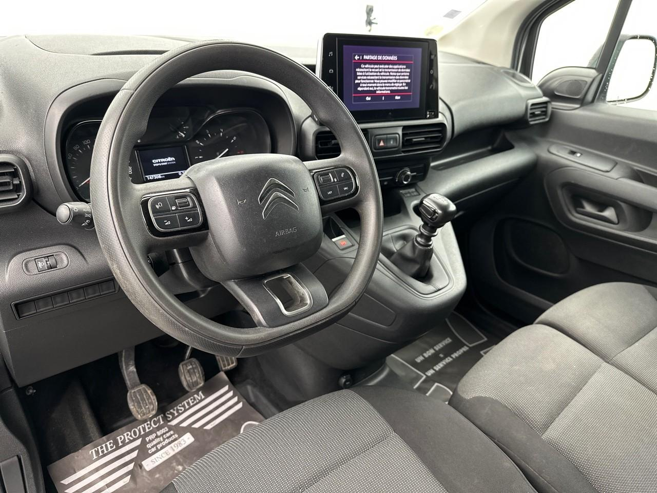 Citroën Berlingo van m 650 bluehdi 100 s&s bvm6 driver — photo 8