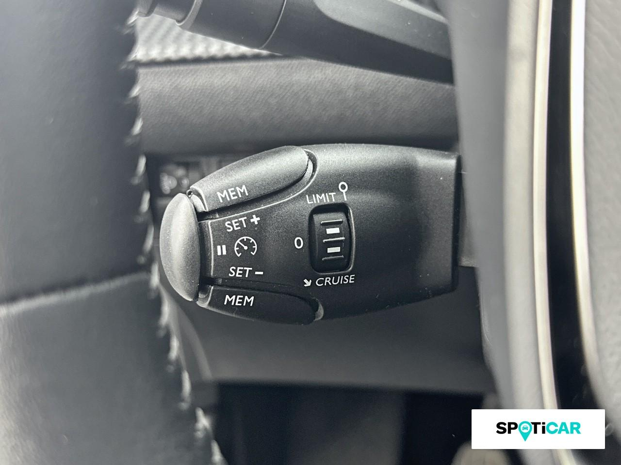 Peugeot 208 1.2 puretech 100ch s&s style — photo 18