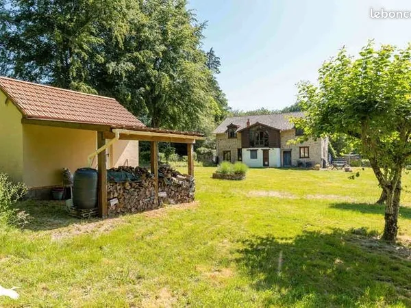 Maison 5 pièces 231 m²