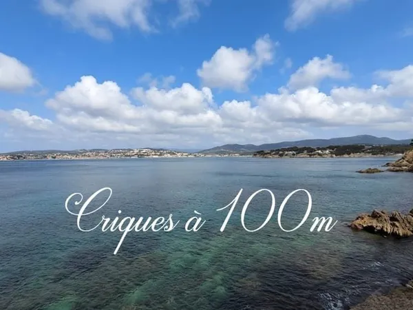 Sanary-sur-Mer, la Cride, T4 atypique en rez-de-jardin, la mer à 100 m
