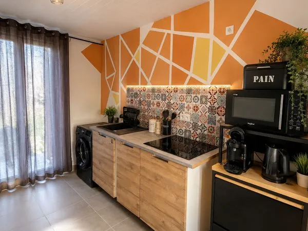 Maison de ville 48 m² - espace professionnel + habitation - voulx