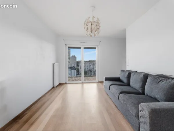 Metz Amphithéâtre - Appartement T2 de 46m2 avec balcon, terrasse & parking - DPE B