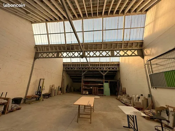 LOCAL D'ACTIVITE 463 m² SAINT-MAUR-DES-FOSSÉS