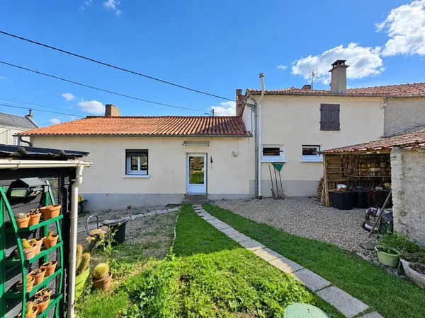 MAISON 132 m² avec de nombreuses dépendances