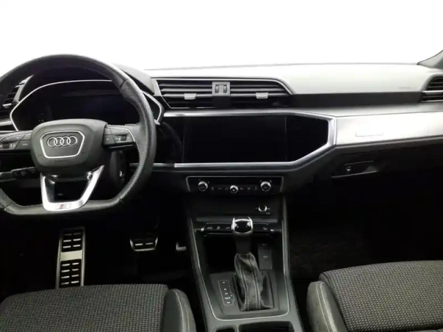 Audi Q3 45 tfsie 245 ch s tronic 6 s line — photo 10