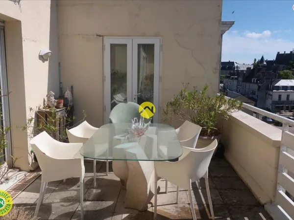 APPARTEMENT AVEC TERRASE